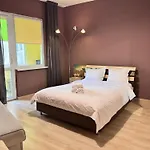 Cozy Steps From Everything! Διαμέρισμα Βάρνα