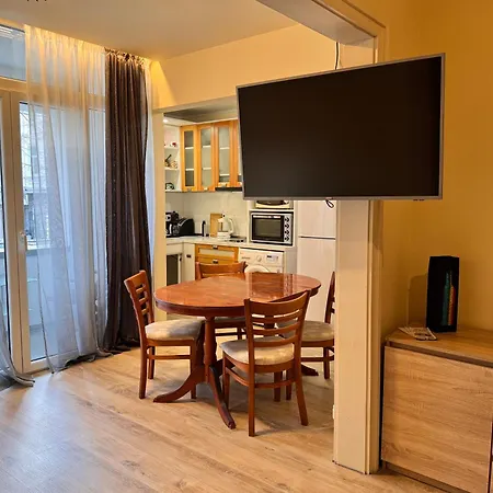 Cozy Steps From Everything! Varna