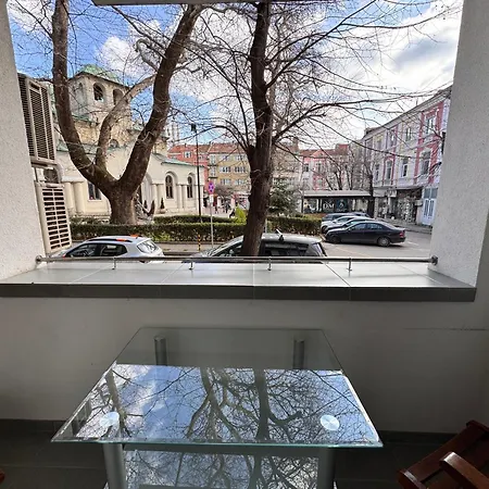 Cozy Steps From Everything! * וארנה