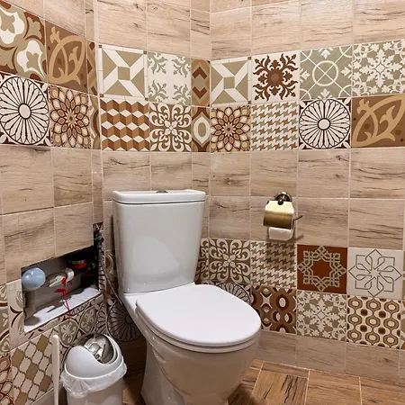 Cozy Steps From Everything! וארנה