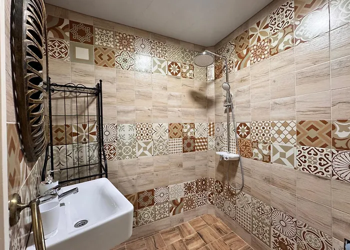 Cozy Steps From Everything! 公寓