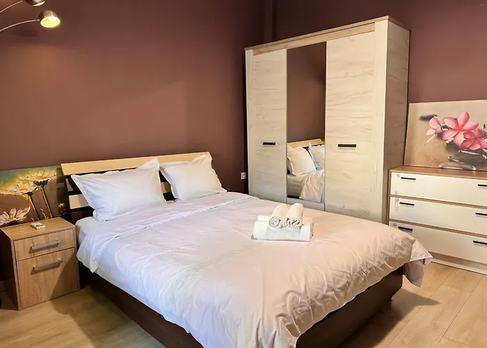 Cozy Steps From Everything! Varna